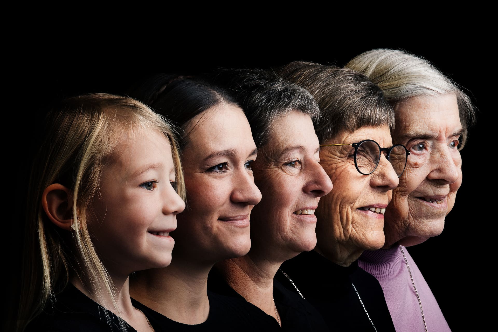 Fem generationer samlet — fra barn til oldemor — i studie i Aabybro